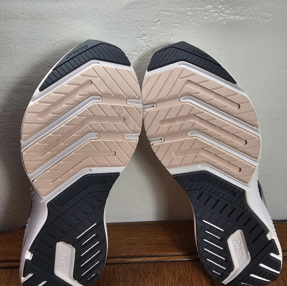 Brooks Launch Gts 8 Running Shoes Women's Size 11 Gem